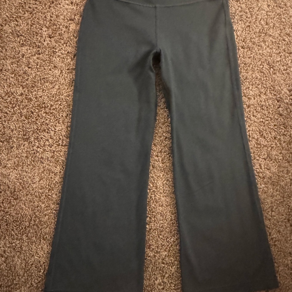 Athleta Girls Chit Chat kick flare capri